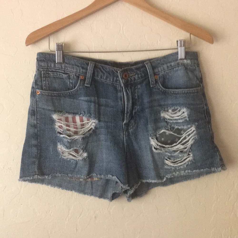 Jean shorts with American flag design